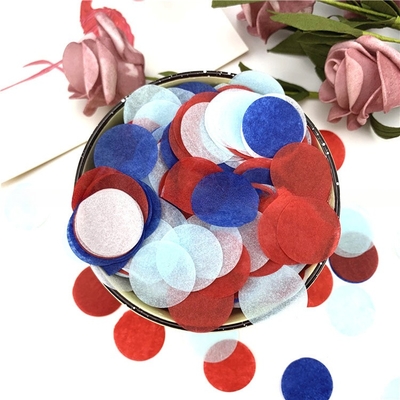 Efecto de humo de color de papel de confeti con varios colores