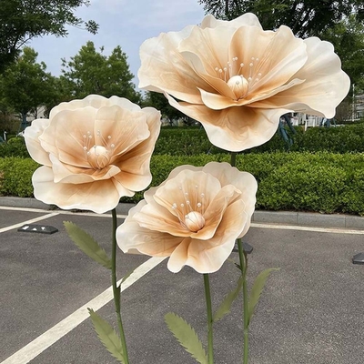 Elegante corredor de flores de novia de peonía de espuma gigante con hierro electroplacado y estilo de ajuste moderno