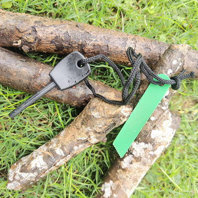 Acampada al aire libre herramienta de supervivencia de vida de hierro con dientes raspador Mini Fire Starter de acero de piedra